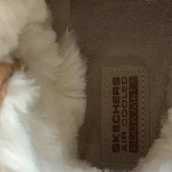 Skechers Cozy On-the-Go Joy Bootie Suede with Faux Fur Lining and Bow (NWT) - Picture 6 of 7